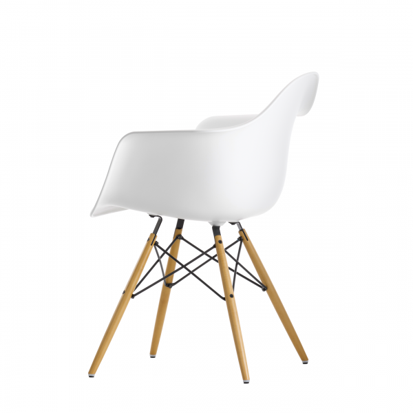 Vitra Plastic Armchair mit Holzgestell von Eames in Weiß